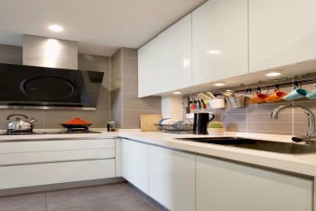 2024整體櫥柜定制怎么做？如何避免廚房定制櫥柜使用周期變短？